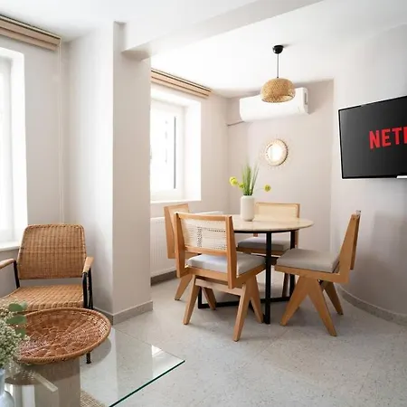 2br Designed Flat In The Center Of Buyukada Adalar